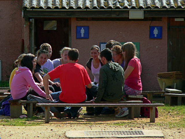 Discussion in front of the toalets