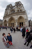 The queue to the Notre-Dame